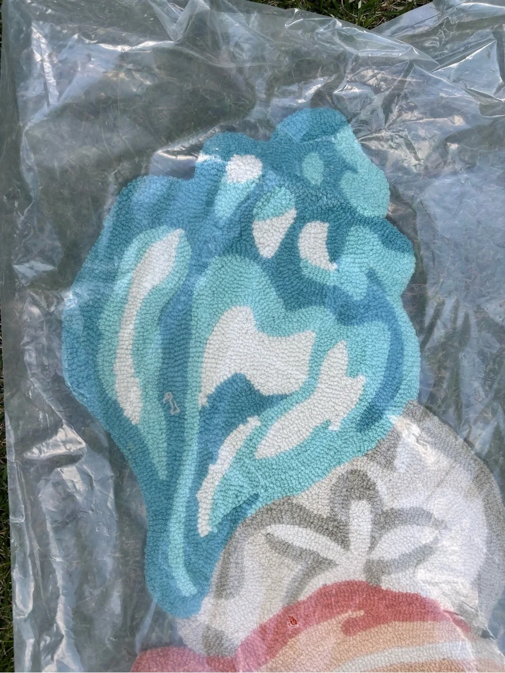 NIP Seashells Hand Hooked Accent Rug.
